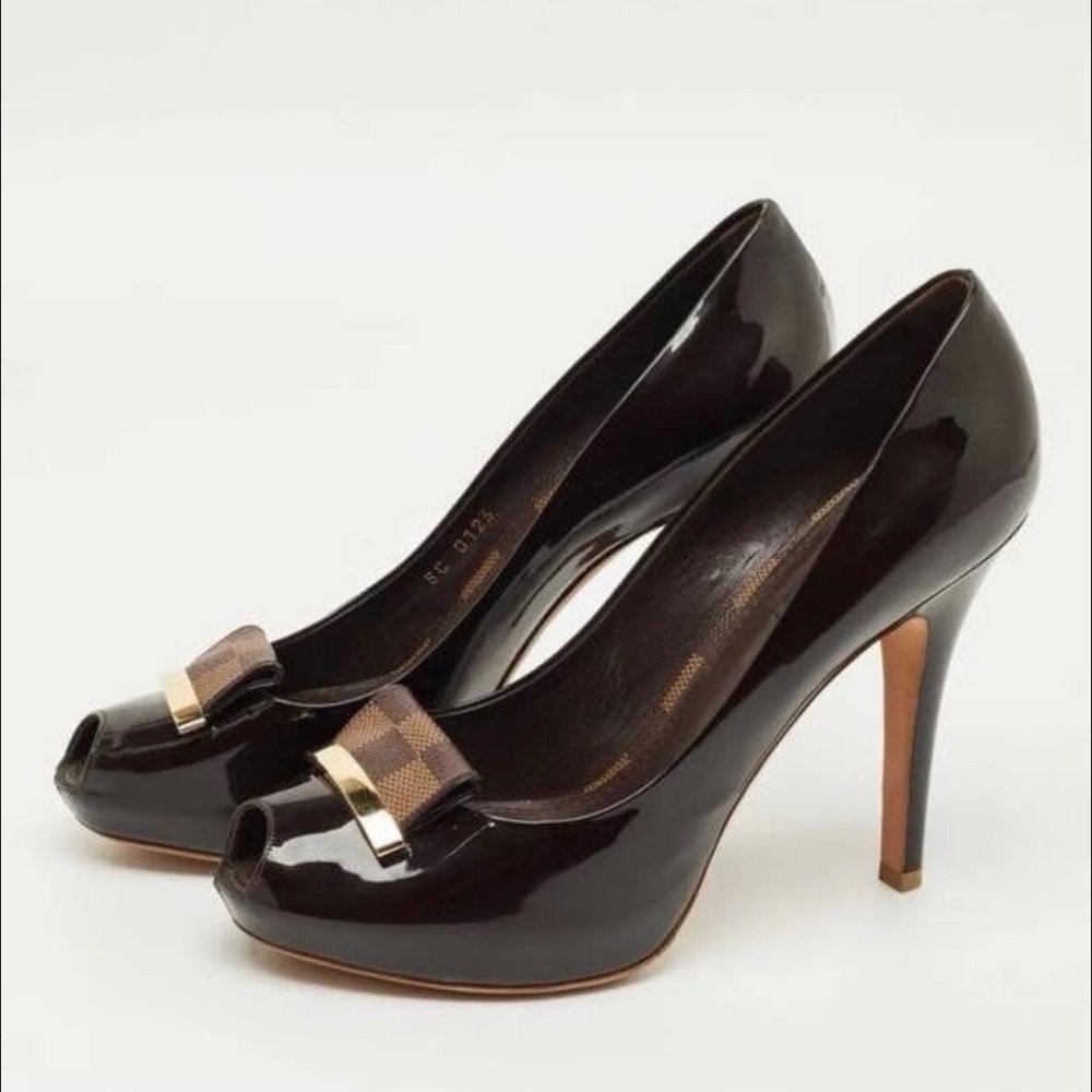 Louis Vuitton Patent leather Pumps 35 1/2